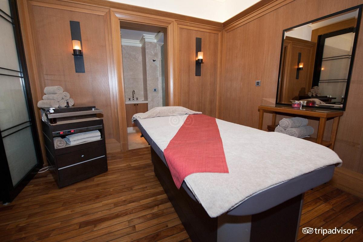 DIVAN ISTANBUL DIVAN ISTANBUL