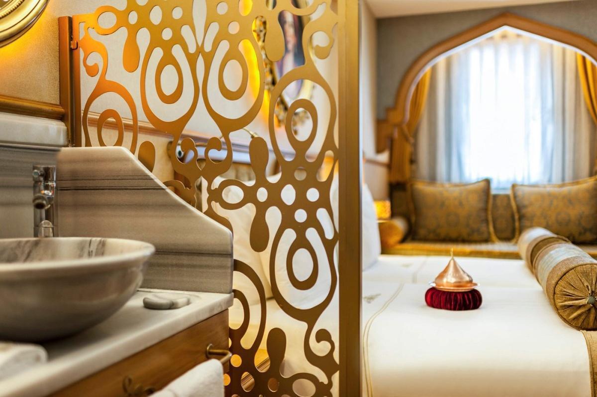 HOTEL SULTANIA HOTEL SULTANIA