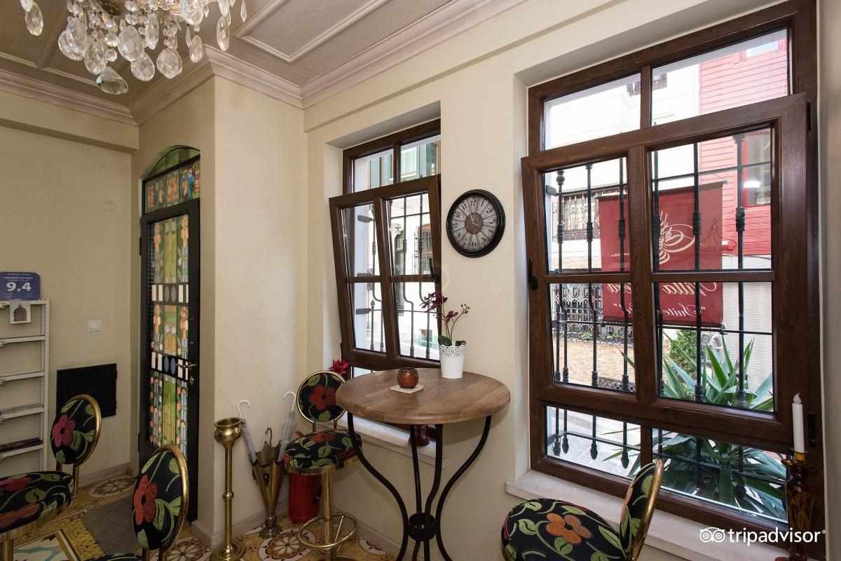 VILLA PERA SUITE HOTEL