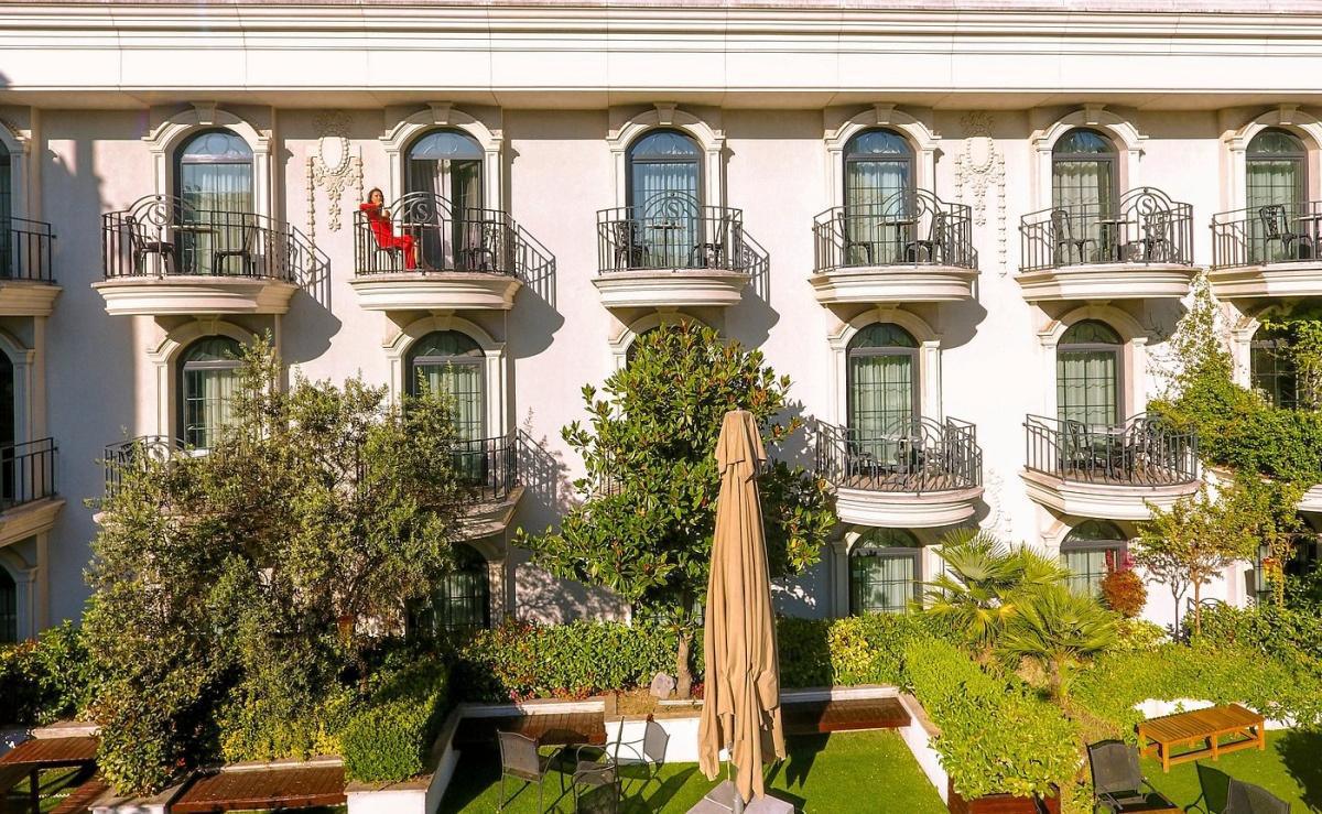 SURA DESIGN HOTEL & SUITES