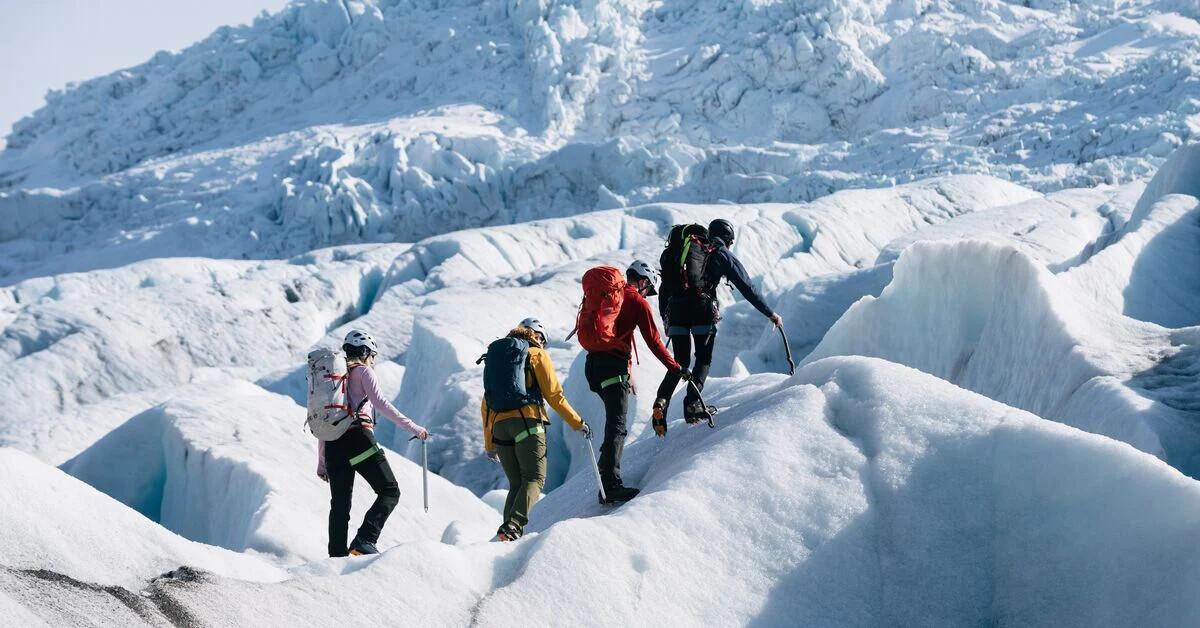  ARCTIC ADVENTURES