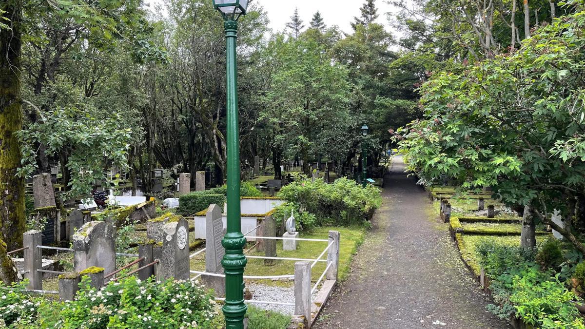 YOUR FRIEND IN REYKJAVIK YOUR FRIEND IN REYKJAVIK