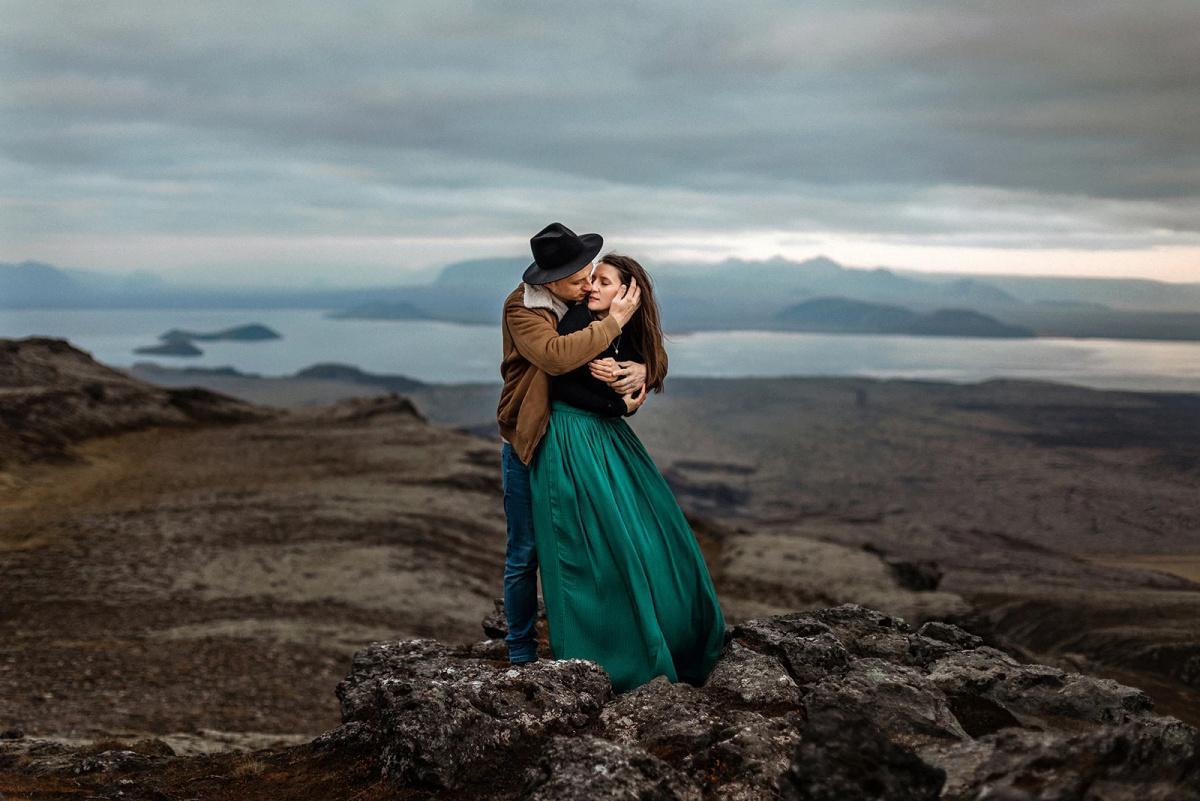 BETTINA VASS PHOTOGRAPHY - ICELAND ELOPEMENT AND ADVENTURE COUPLE