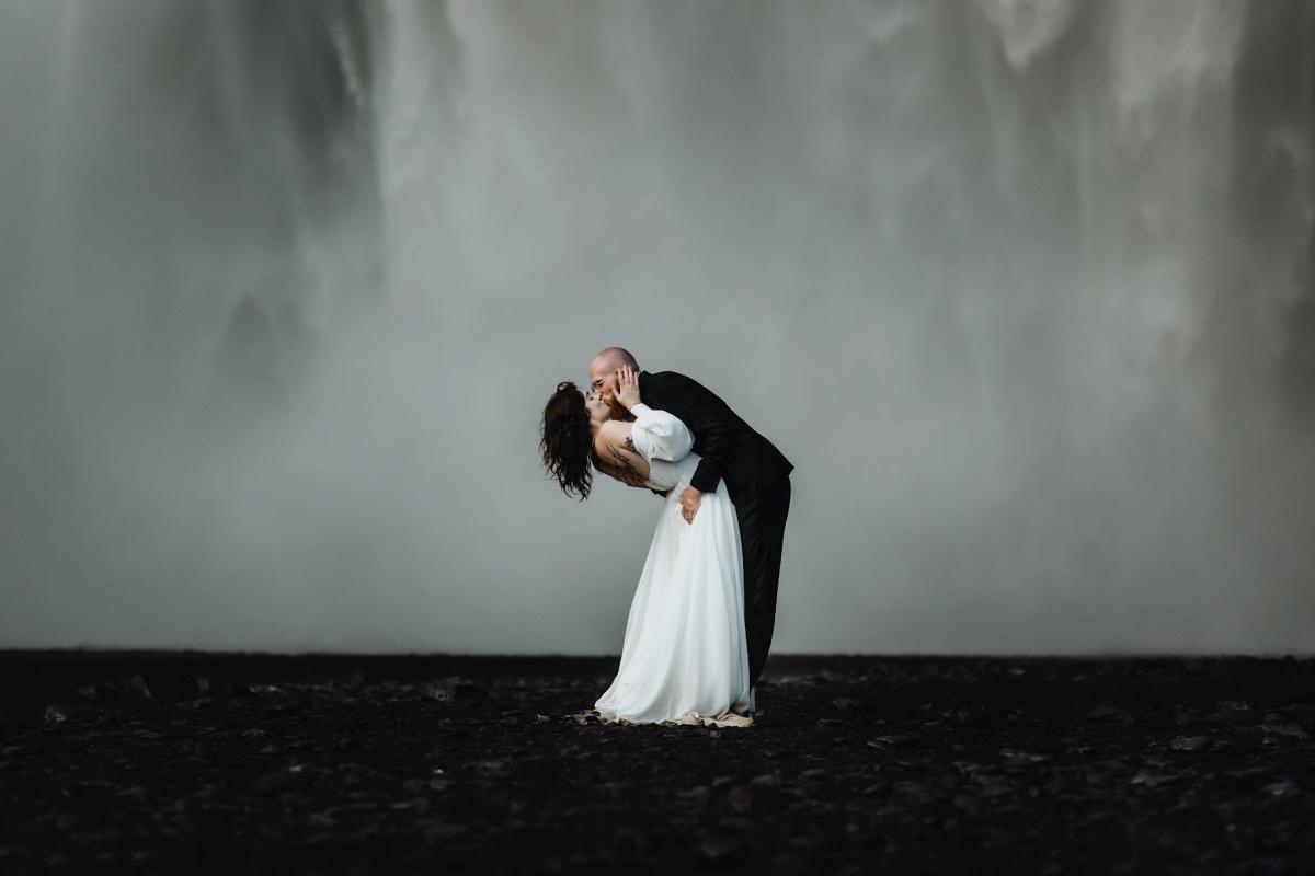 BETTINA VASS PHOTOGRAPHY - ICELAND ELOPEMENT AND ADVENTURE COUPLE BETTINA VASS PHOTOGRAPHY - ICELAND ELOPEMENT AND ADVENTURE COUPLE