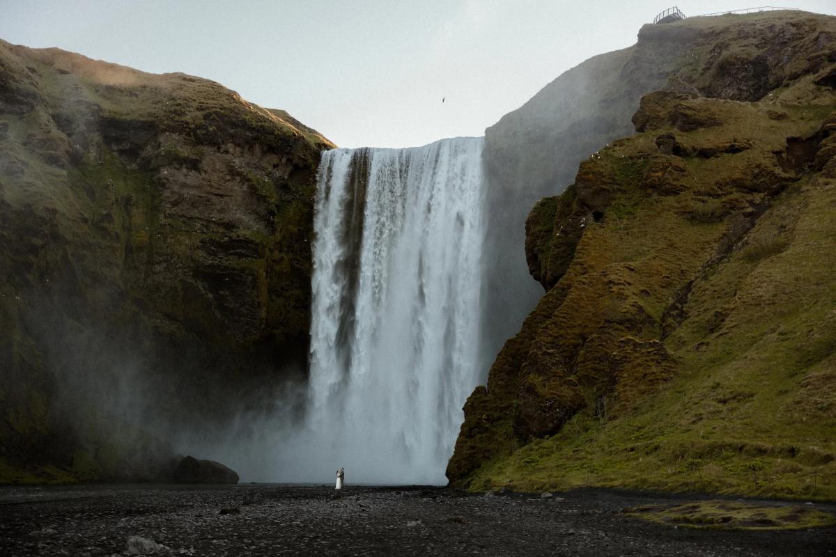 ÁST OG HRAUN ICELAND ELOPEMENT PHOTOGRAPHER ÁST OG HRAUN ICELAND ELOPEMENT PHOTOGRAPHER