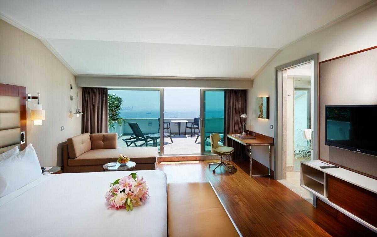 THE ARTISAN ISTANBUL MGALLERY