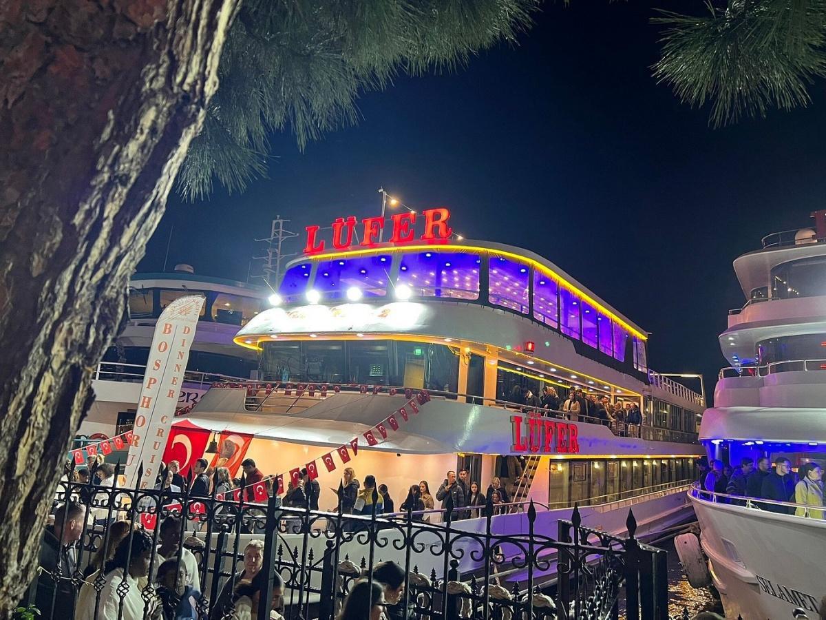 BOSPHORUS NIGHT CRUISE WITH DINNER, SHOW AND PRIVATE TABLE BOSPHORUS NIGHT CRUISE WITH DINNER, SHOW AND PRIVATE TABLE