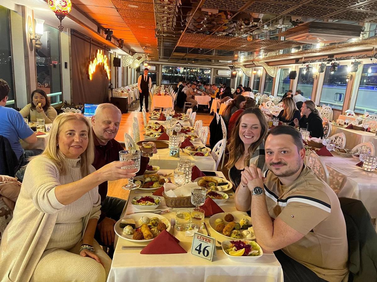 BOSPHORUS NIGHT CRUISE WITH DINNER, SHOW AND PRIVATE TABLE