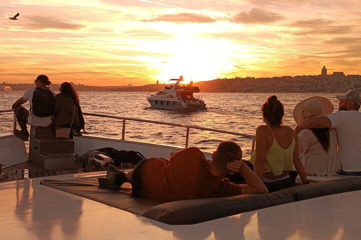 ISTANBUL BOSPHORUS SUNSET CRUISE ON LUXURY YACHT ISTANBUL BOSPHORUS SUNSET CRUISE ON LUXURY YACHT