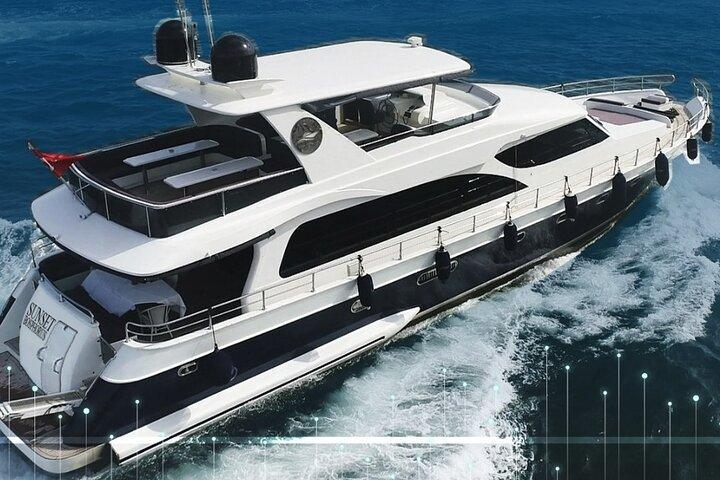 BOSPHORUS YACHT CRUISE WITH STOPOVER ON THE ASIAN SIDE BOSPHORUS YACHT CRUISE WITH STOPOVER ON THE ASIAN SIDE