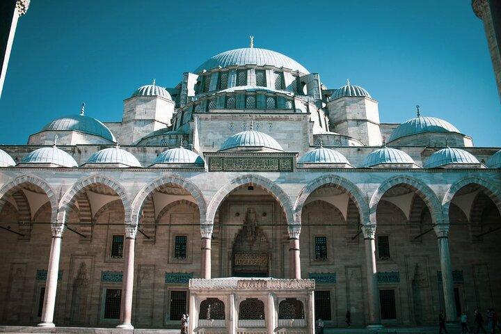 FULL-DAY PRIVATE GUIDED CULTURAL TOUR OF ISTANBUL FULL-DAY PRIVATE GUIDED CULTURAL TOUR OF ISTANBUL