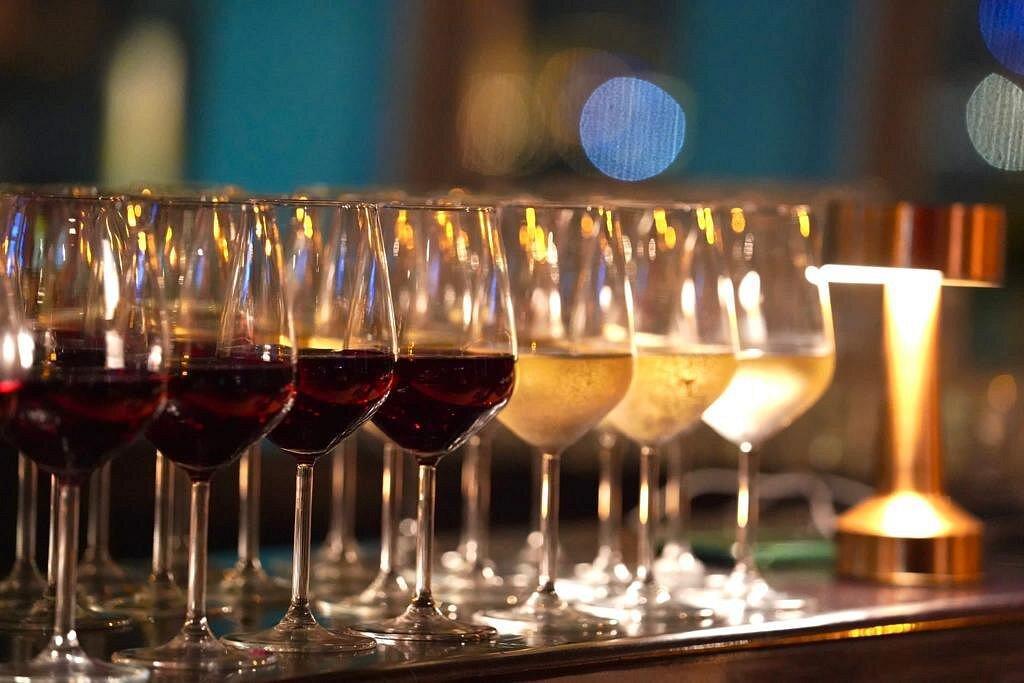 BOSPHORUS DINNER CRUISE WITH LIVE PERFORMANCE