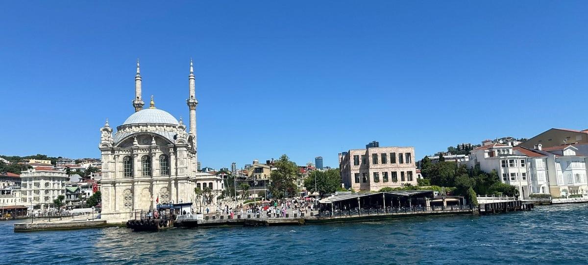 3 HOURS BOSPHORUS BOAT CRUISE WITH STOP IN ASIA SIDE 3 HOURS BOSPHORUS BOAT CRUISE WITH STOP IN ASIA SIDE