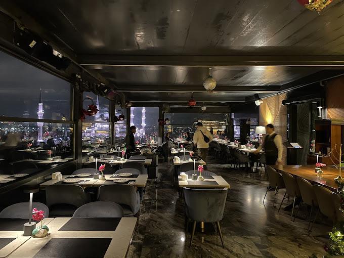  GRACE ROOFTOP RESTAURANT