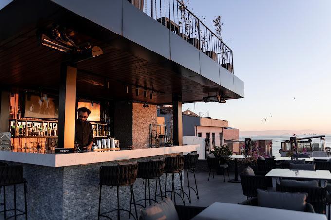 AMIRALTO ROOFTOP RESTAURANT & BAR AMIRALTO ROOFTOP RESTAURANT & BAR