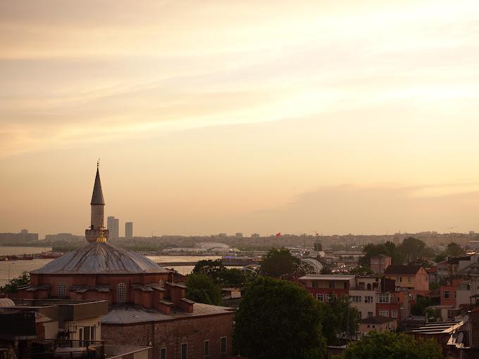 AMIRALTO ROOFTOP RESTAURANT & BAR AMIRALTO ROOFTOP RESTAURANT & BAR