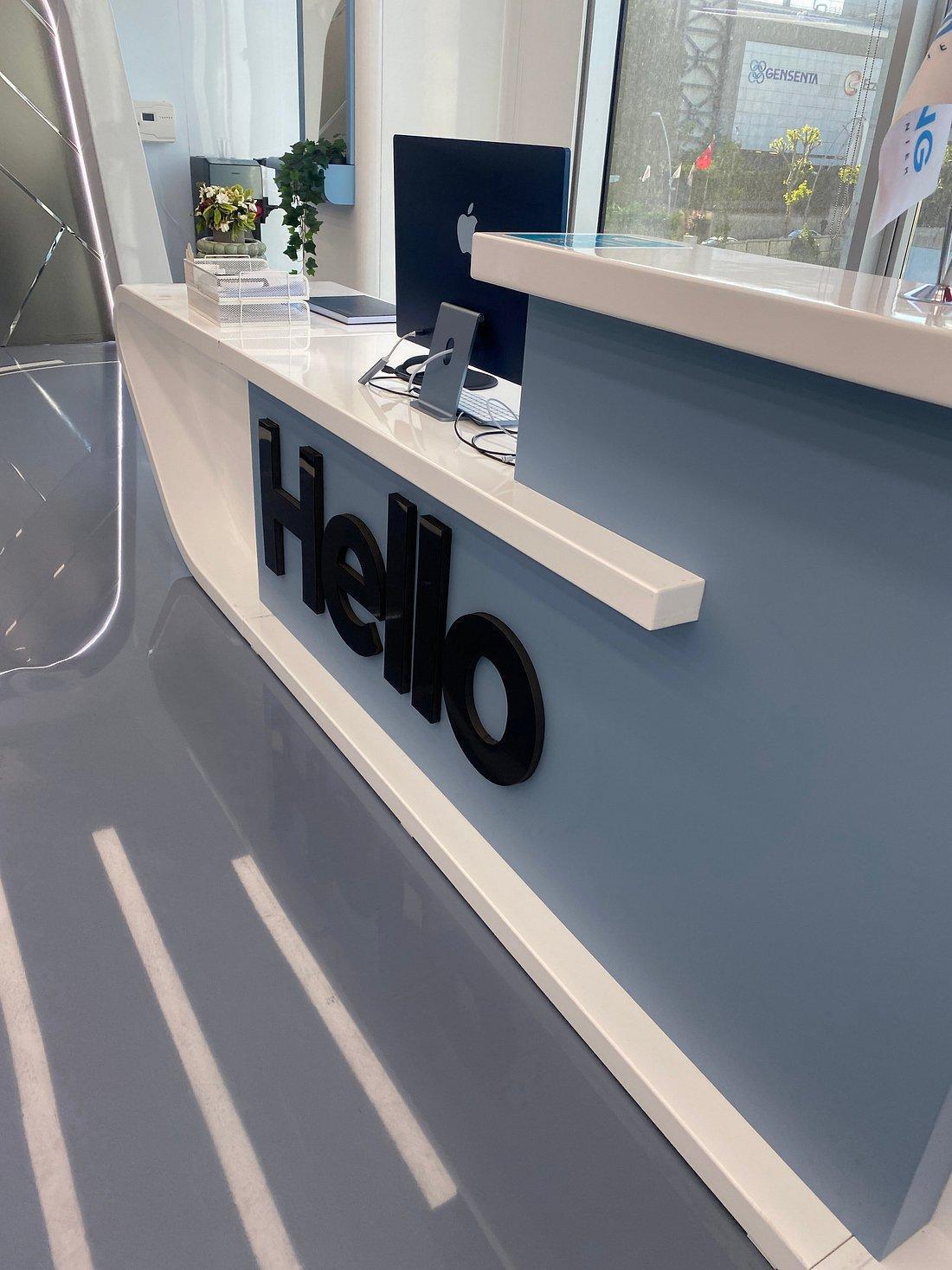 LONG HAIR CENTER LONG HAIR CENTER