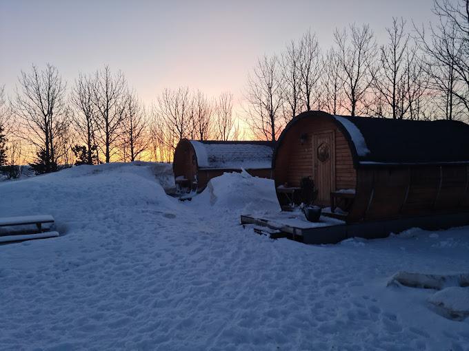 ÁSAHRAUN GUESTHOUSE ÁSAHRAUN GUESTHOUSE