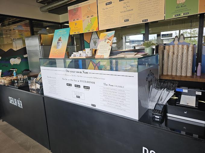 OMNOM ICE CREAM PARLOR OMNOM ICE CREAM PARLOR