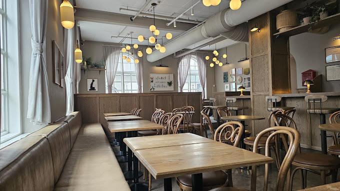 PÓSTHÚS MATHÖLL PÓSTHÚS MATHÖLL