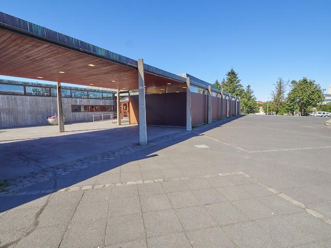 KJARVALSSTAÐIR KJARVALSSTAÐIR