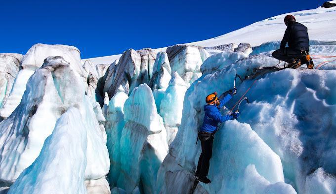 SUMMIT ADVENTURE GUIDES SUMMIT ADVENTURE GUIDES