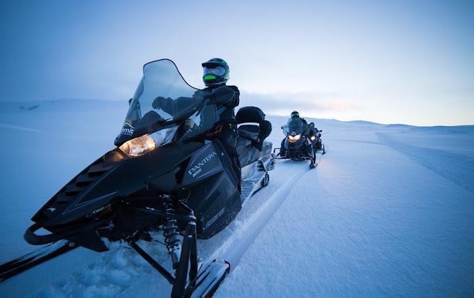  SUMMIT ADVENTURE GUIDES