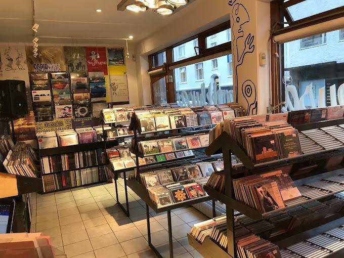 SMEKKLEYSA RECORD STORE AND LIVE MUSIC