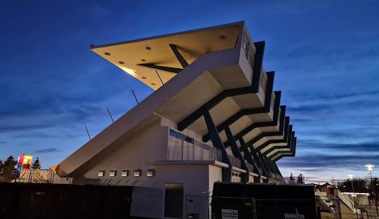 LAUGARDALSLAUG LAUGARDALSLAUG