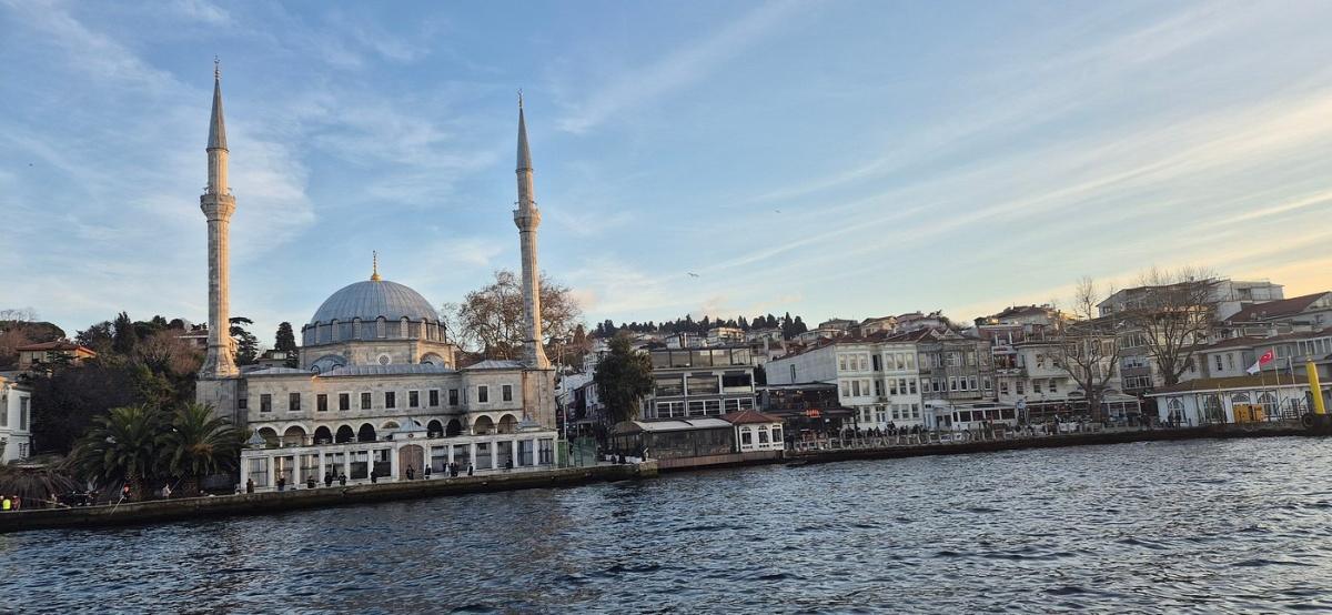 AFTERNOON BOSPHORUS CRUISE LUXURY YACHT WITH PROFESSIONAL GUIDE AFTERNOON BOSPHORUS CRUISE LUXURY YACHT WITH PROFESSIONAL GUIDE