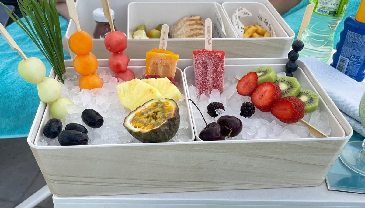 ZING BEACH BAR & POOL BAR ZING BEACH BAR & POOL BAR