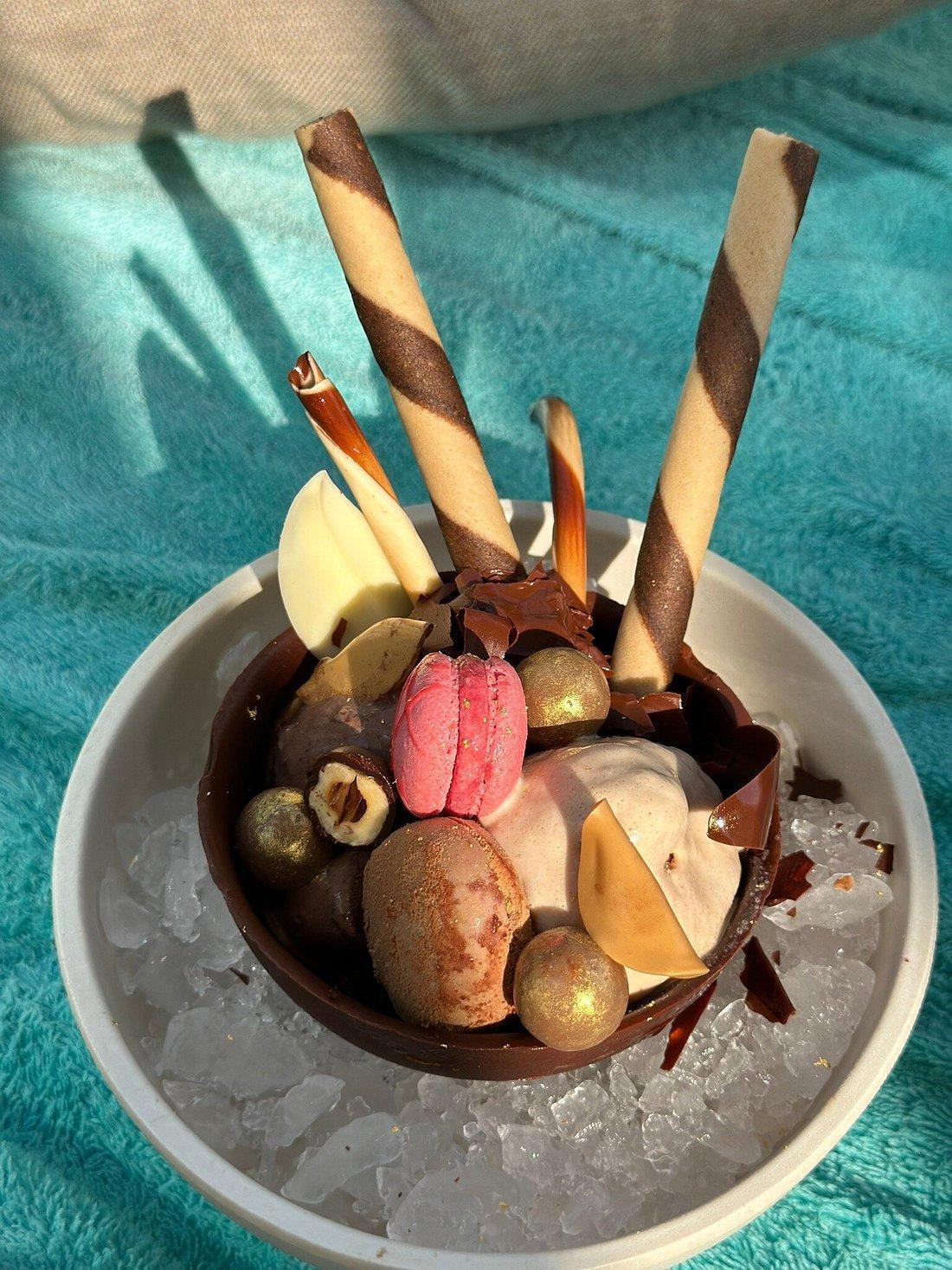 ZING BEACH BAR & POOL BAR ZING BEACH BAR & POOL BAR