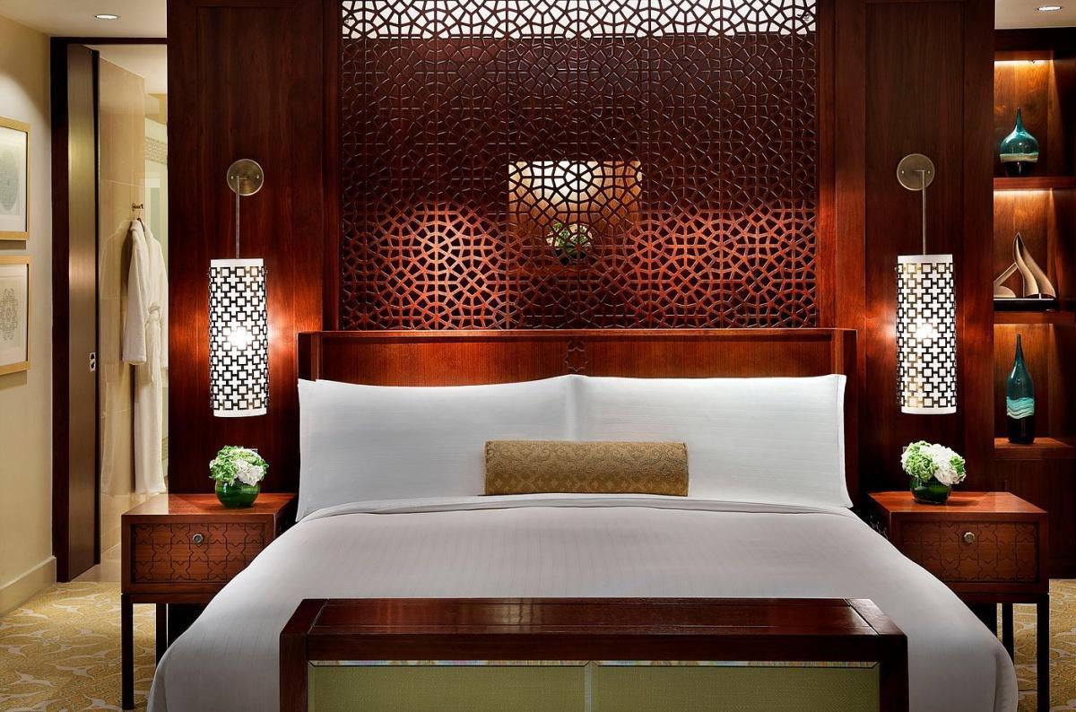 THE RITZ-CARLTON, DUBAI THE RITZ-CARLTON, DUBAI