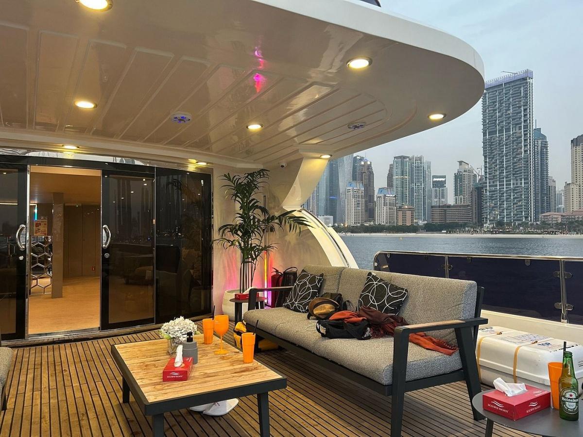 DUBAI HARBOUR SUPER YACHT DUBAI HARBOUR SUPER YACHT