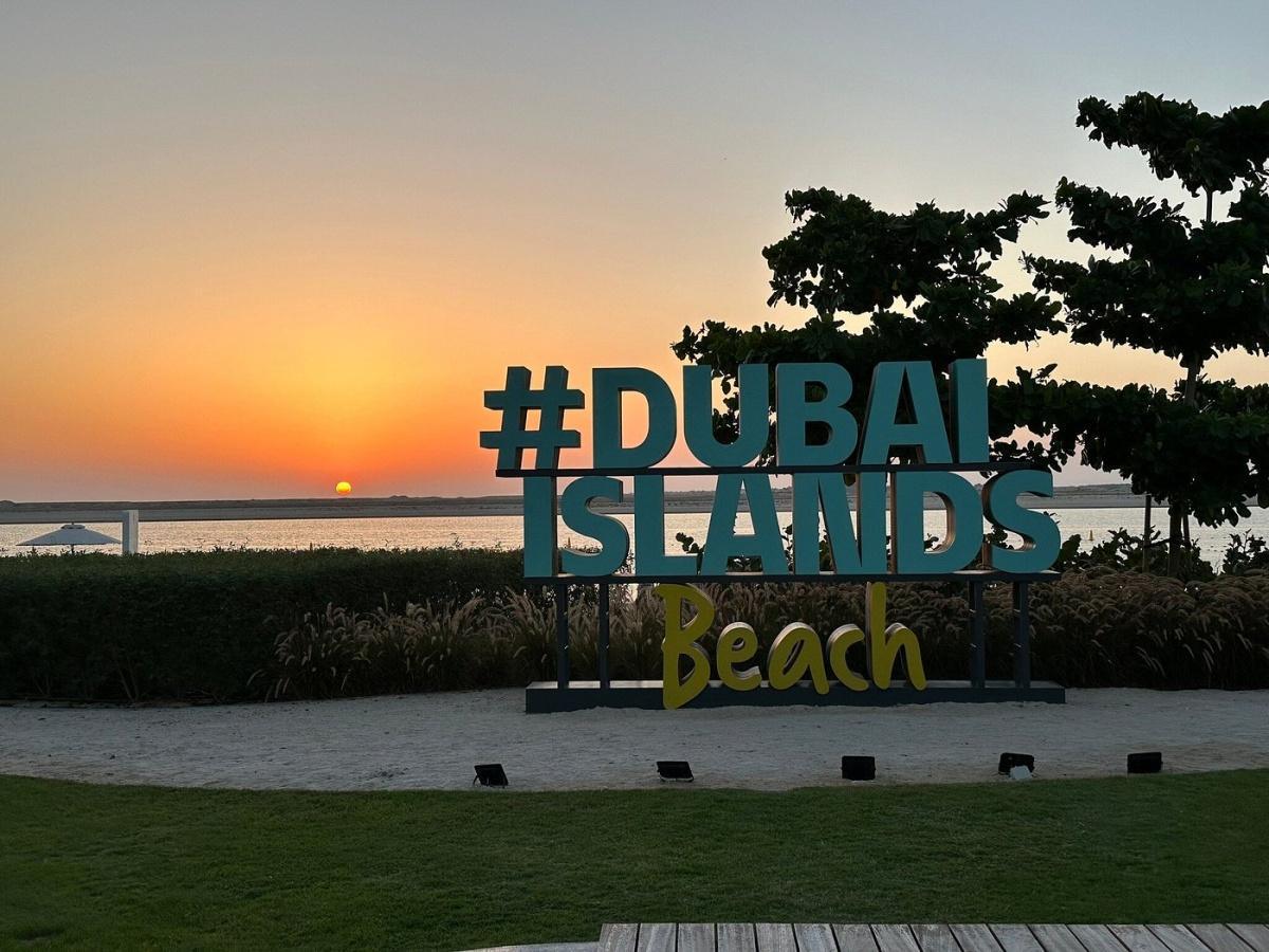 DUBAI ISLANDS BEACH DUBAI ISLANDS BEACH