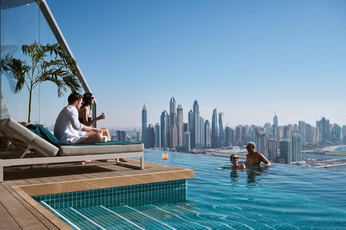 AURA SKYPOOL AURA SKYPOOL