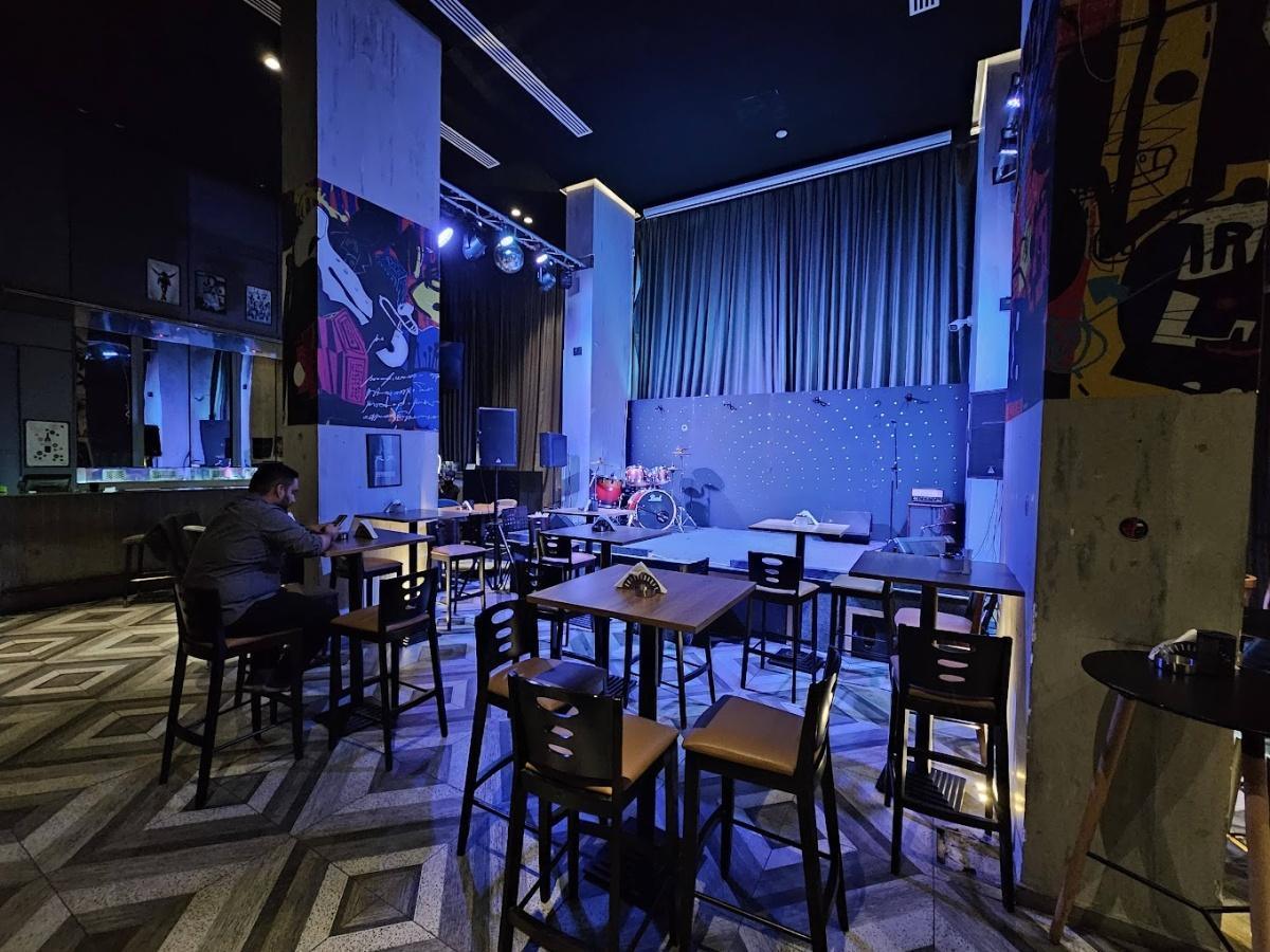 OAK LIVE BAR
