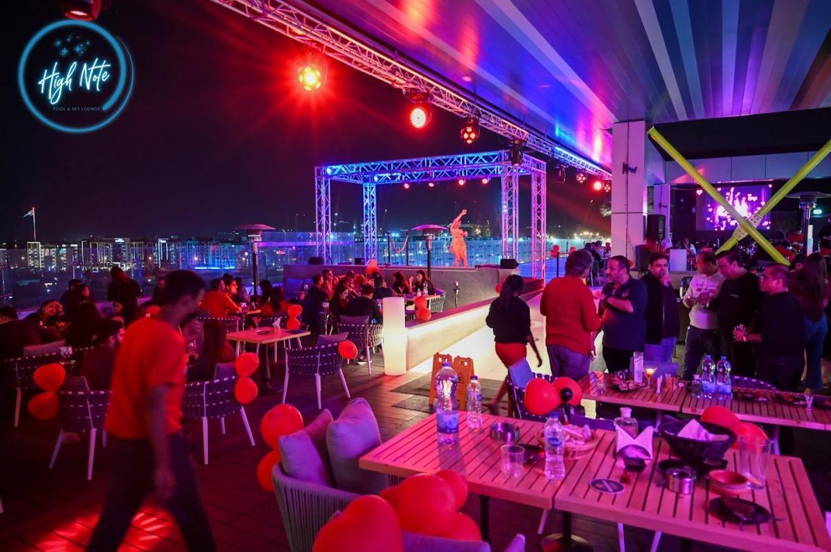 HIGH NOTE POOL & SKY LOUNGE