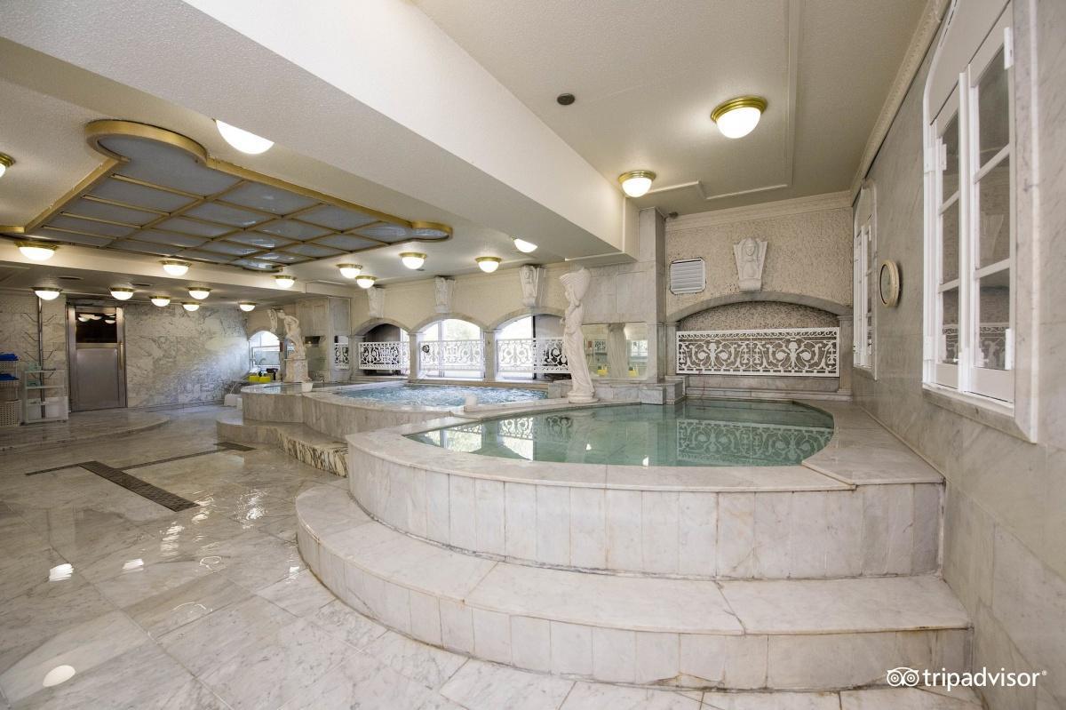 SHINJUKU KUYAKUSHOMAE CAPSULE HOTEL