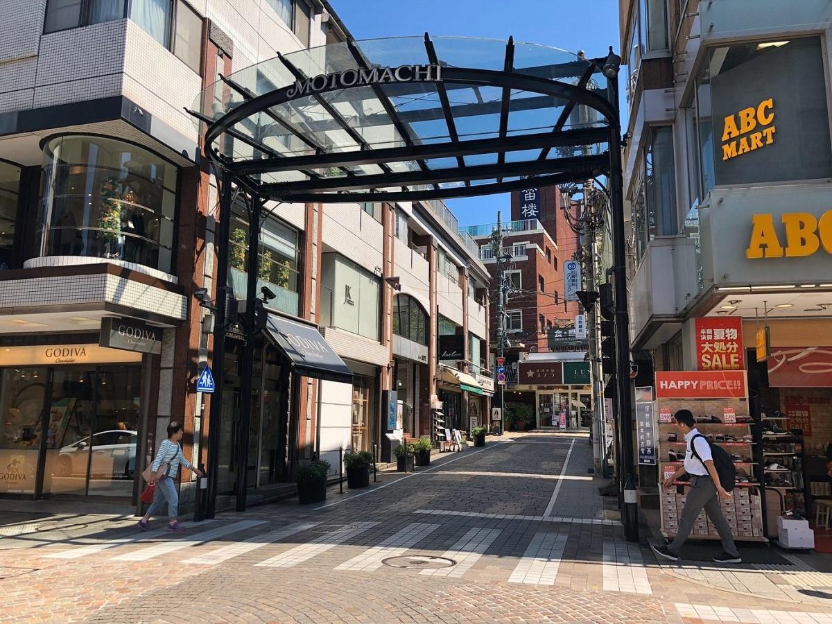 YOKOHAMA MOTOMACHI SHOPPING STREET YOKOHAMA MOTOMACHI SHOPPING STREET