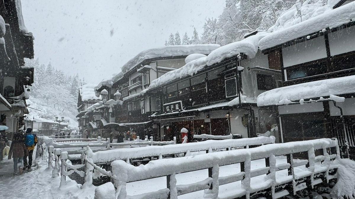 AIR BICCAMERA NARITA AIRPORT TERMINAL 2 AIR BICCAMERA NARITA AIRPORT TERMINAL 2