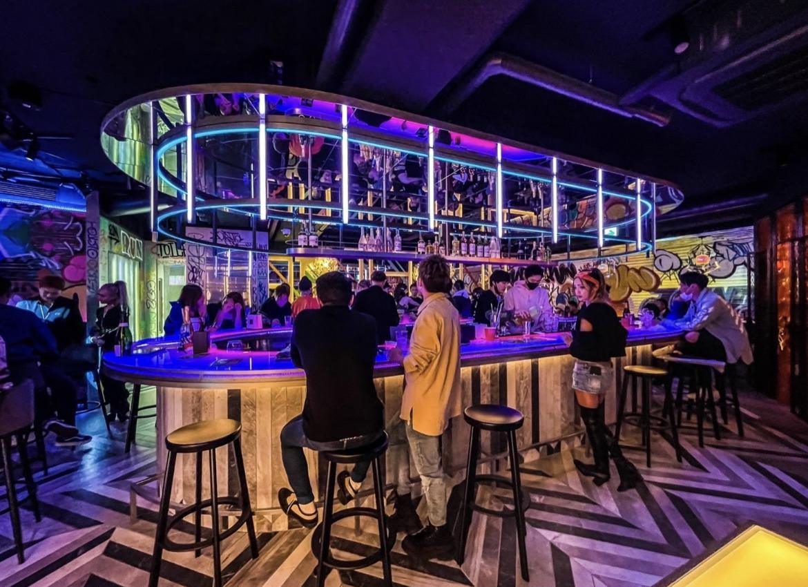 MUSIC FASHION BAR RUN