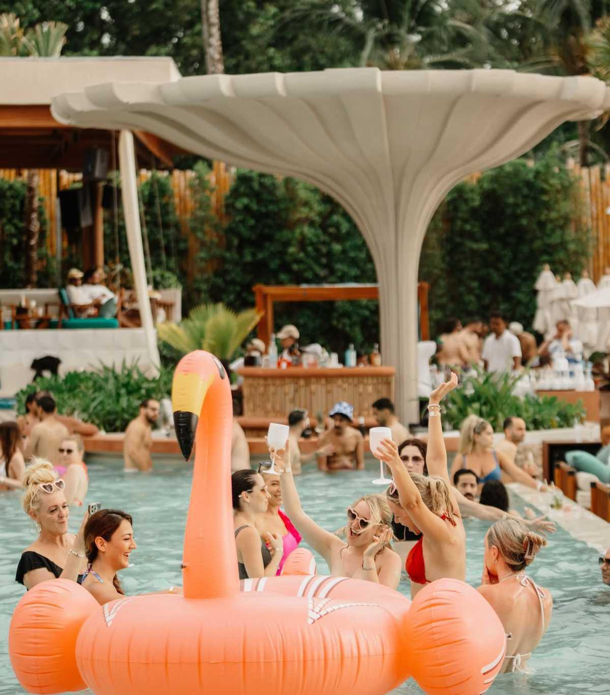 BARRA CUDA BEACH CLUB 