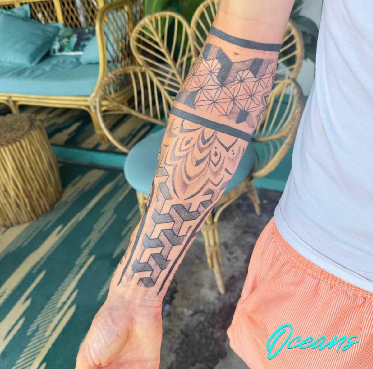 OCEANS INK & FASHION OCEANS INK & FASHION