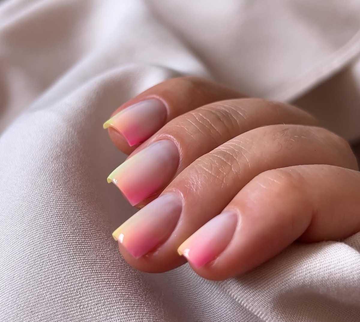 RUSSIAN MANICURE STUDIO RUSSIAN MANICURE STUDIO