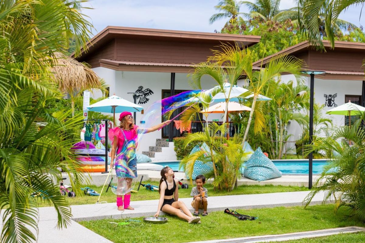 MAYA FAMILY STUDIO MAYA FAMILY STUDIO