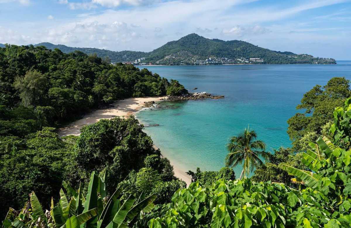 LAEM SING BEACH