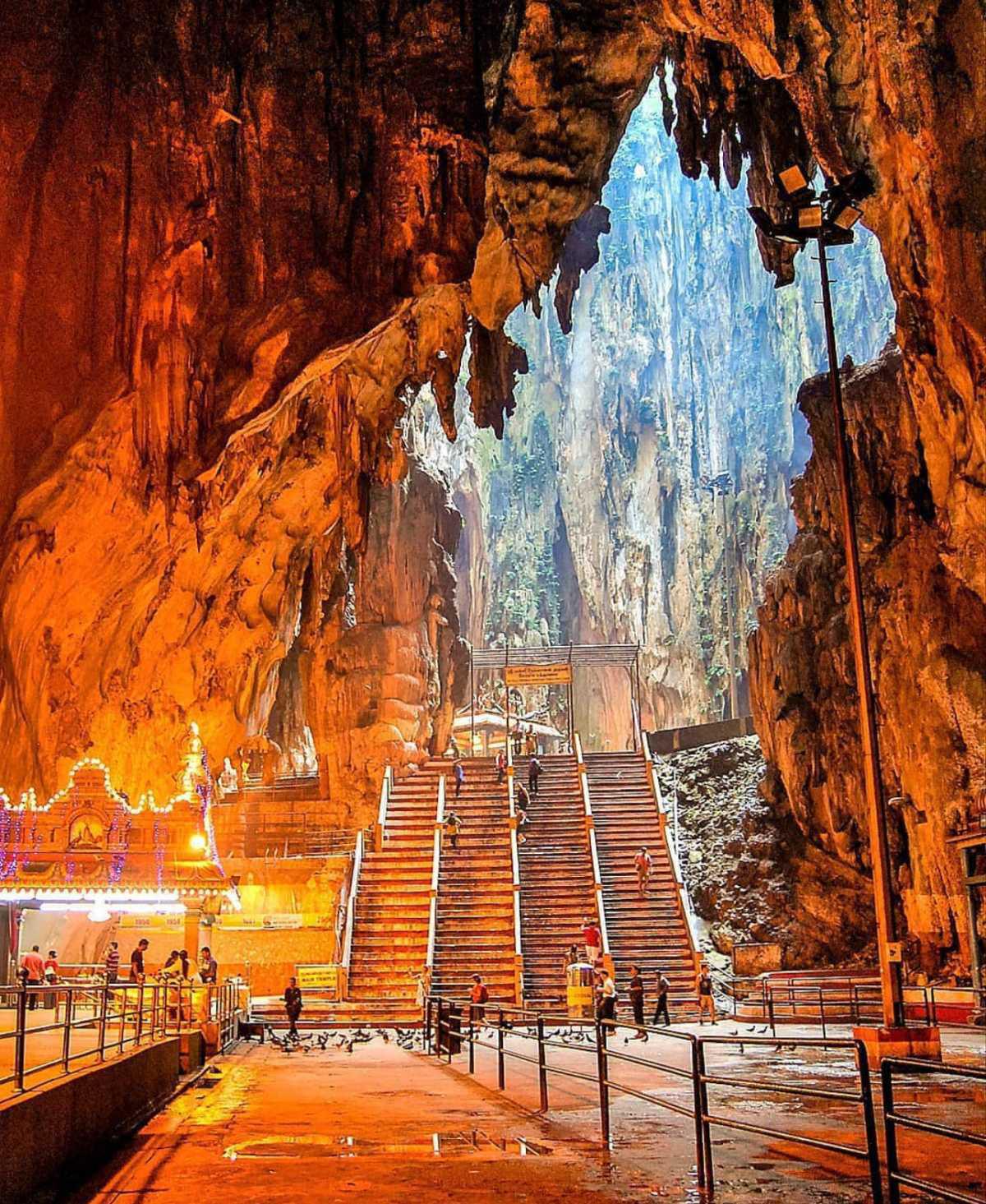 BATU CAVES 