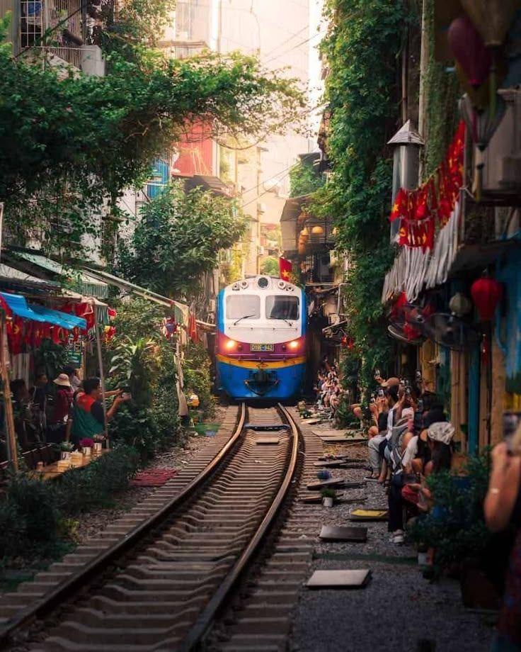 TRAIN STREET CAFE EXPERIENCE TRAIN STREET CAFE EXPERIENCE