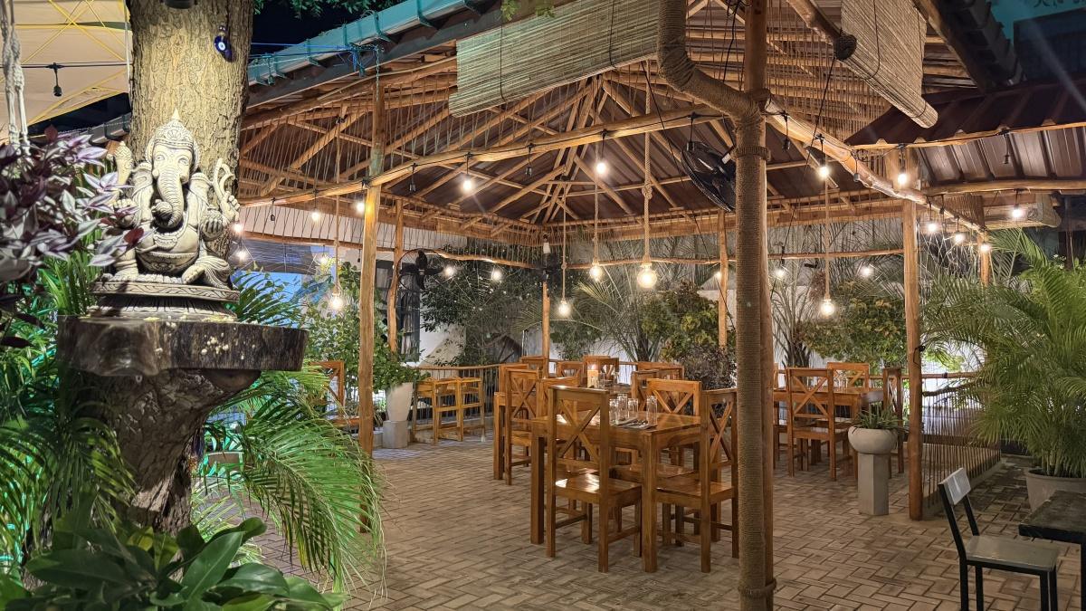 NEEM TREE HOUSE • TRINCOMALEE NEEM TREE HOUSE • TRINCOMALEE